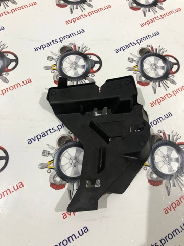 Купить 214B22647R Renault (RVI) Кронштейн бампера переднего правый