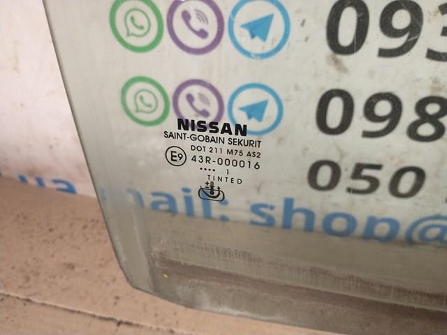 Скло передніх дверей, правою 80300EB310 NISSAN