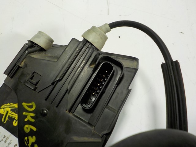  Land Rover LR070436