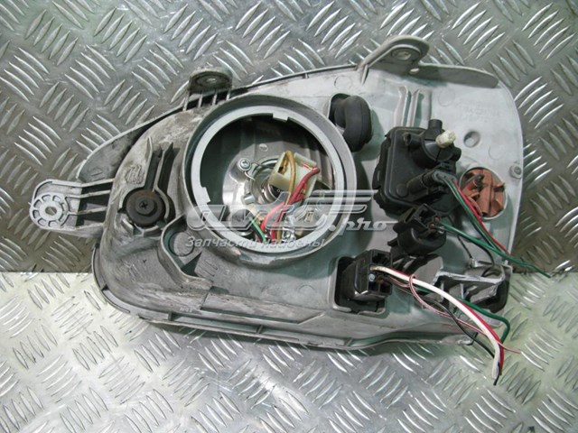 Фара передня права 9210226025 HYUNDAI