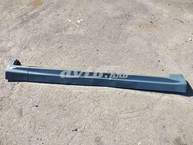 Накладка (молдинг) порога наружная правая 39791446 Volvo