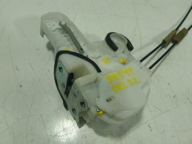 5715A739 Mitsubishi Fecho da porta dianteira esquerda