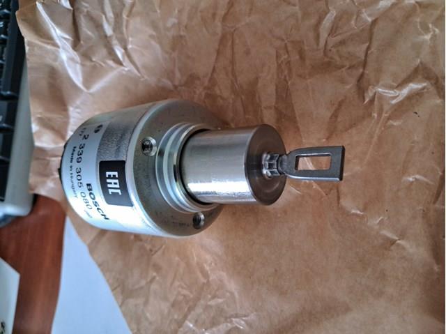 Interruptor solenoide 2339305080 BOSCH