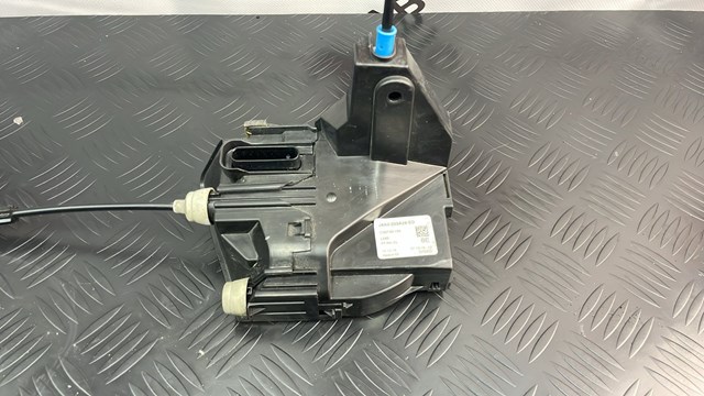 Купить LR070437 Land Rover Замок передней правой двери