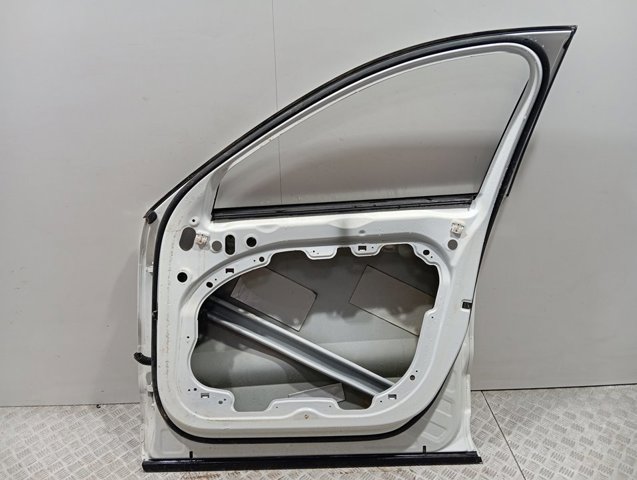 Купить 32345931 Volvo Дверь передняя правая