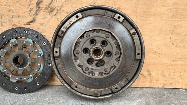 Маховик двигателя BMW 7560876 цена, от 221.70 USD