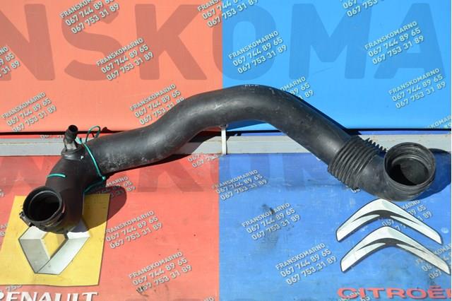 Tubo flexible de aspiración, salida del filtro de aire 8200261963 RENAULT
