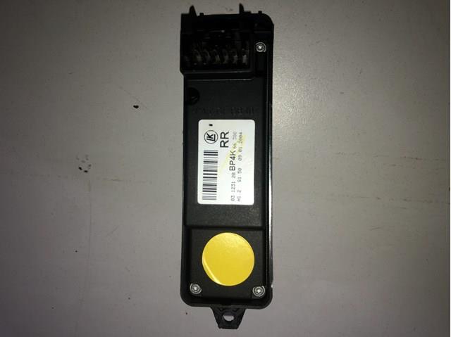 Unidad de control elevalunas trasera derecha BP4K66380 MAZDA