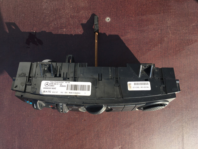Блок управления кондиционером A9068300885 Mercedes