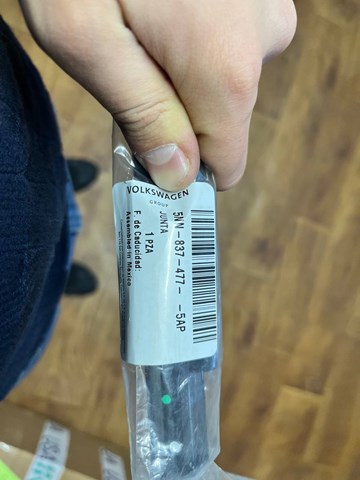 Молдинг опускного стекла двери передней левой VAG 5NN8374775AP цена, от 11.29 USD