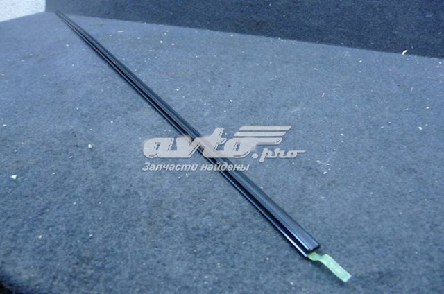 Cubierta parabrisas izquierda/derecha 72725JN20A NISSAN