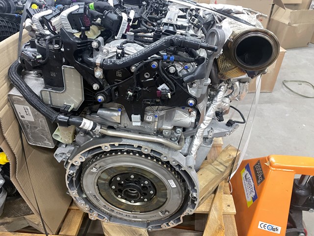 Двигатель в сборе Mercedes 139580
