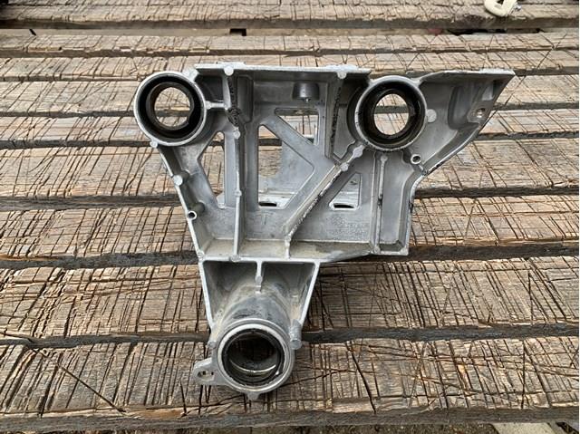 Купить 150069600B Tesla Кронштейн компрессора кондиционера