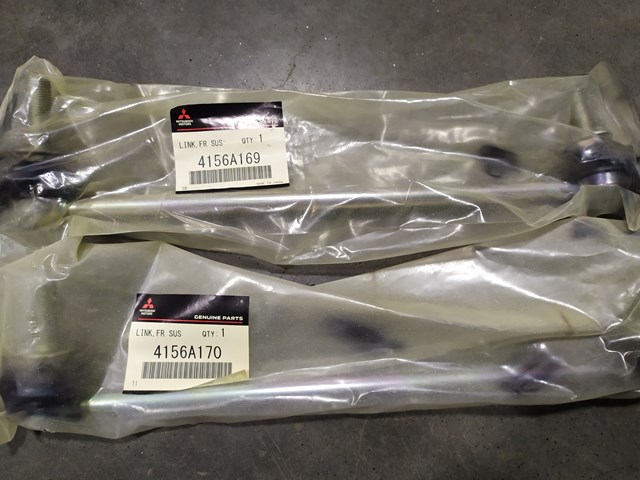 4156A169 Mitsubishi Тяжка стабилизатора, переднего, левая