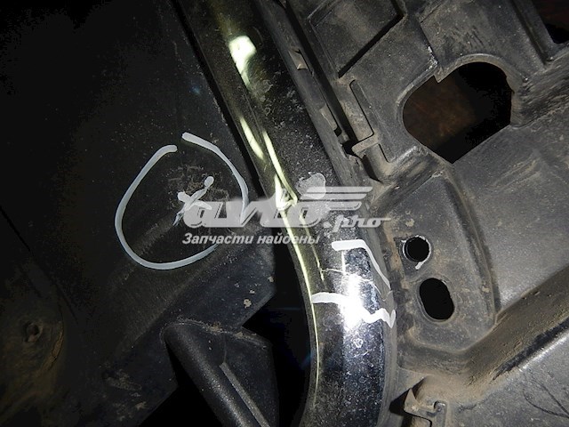 8U0853653H VAG Решетка радиатора