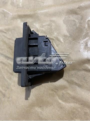 Boton De Accion De Bloqueo De La Tapa Maletero (3/5 Puertas Traseras) GHK1568D0 MAZDA