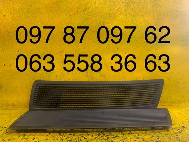 Rejilla de capó 8200004370 RENAULT