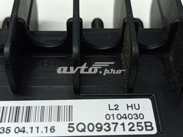 Блок запобіжників 5Q0937125B VAG