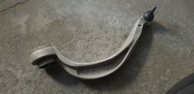Правый рычаг передней нижней подвески VAG 8W0407696A цена, от 84.71 USD