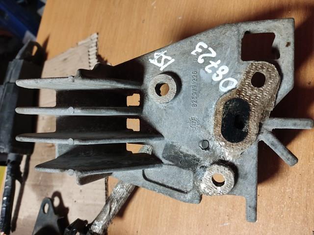 Soporte, inyector 8200771226 RENAULT
