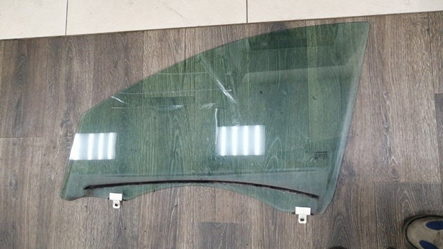 803010005R Renault (RVI) vidro da porta dianteira esquerda