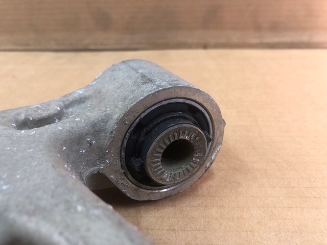 Передний нижний рычаг Peugeot/Citroen 9815014380