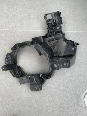 Крепление противотуманки, левой Mazda G46L51694