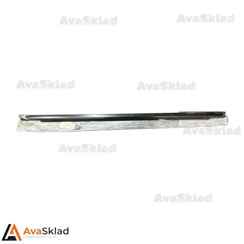 Уплотнитель стекла задней правой двери A1646904680 Mercedes