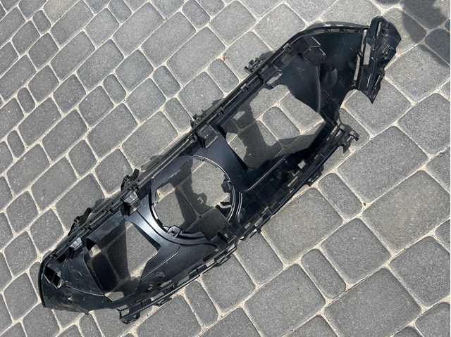 Купить A2978880600 Mercedes Кронштейн решетки радиатора