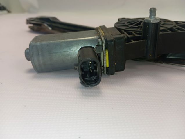 Стеклоподъемник передней правой двери Iveco 5801901052 цена, от 67.97 USD