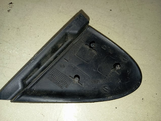 Listón embellecedor/protector, guardabarros delantero izquierdo 638740003R RENAULT