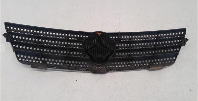 Решетка радиатора A20388012839744 Mercedes