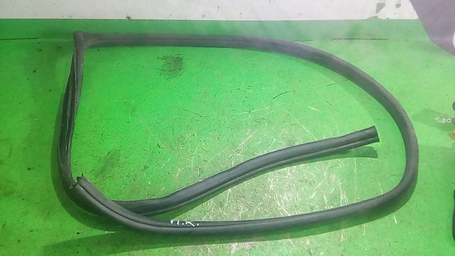 Junta de puerta delantera derecha (en carrocería) GJ6A68911 MAZDA