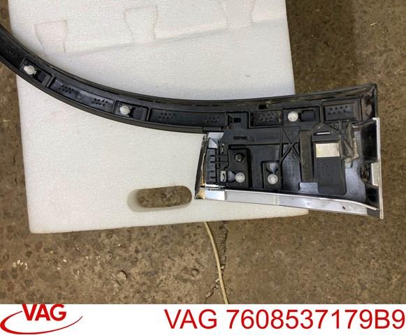 Накладка передньої лівої арки колеса 7608537179B9 VAG