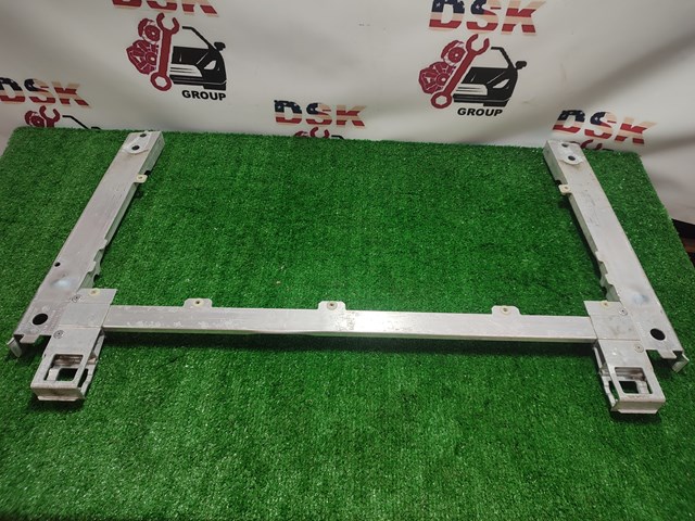 51117301605 BMW Кронштейн радиатора нижний