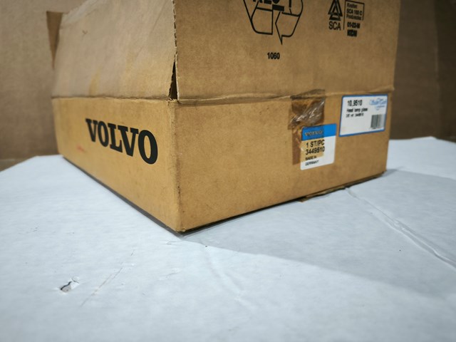 3449510 Volvo Стекло фары левой