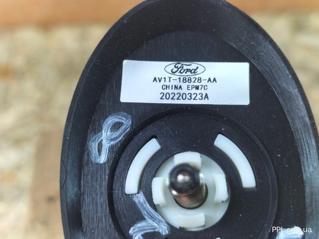 Antena Ford AV1T18828AA