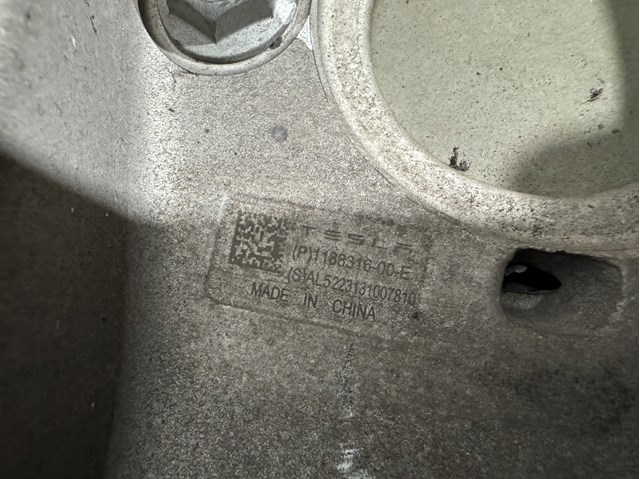 118831100E Tesla Motors Цапфа - поворотный кулак передний, левый