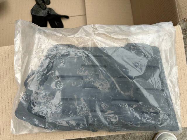 Решетка бампера переднего правая 51118747844 BMW