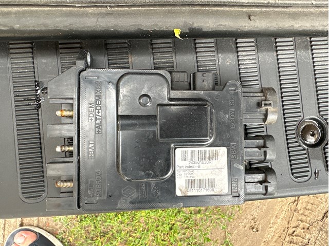 Módulo de gestión de batería (ECU) 243501820R RENAULT