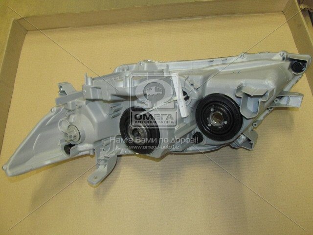 Правая фара 20C987052B TYC