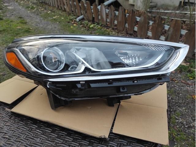 Правая блок фара Hyundai/Kia 92102C2500 цена, от 285.02 USD