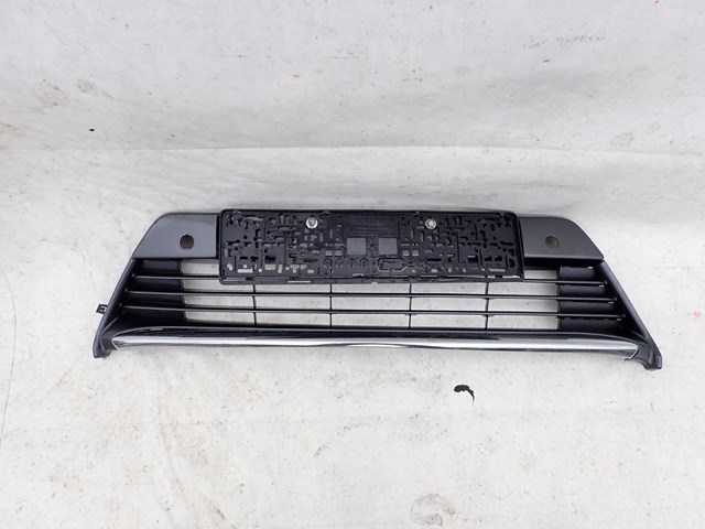 Rejilla, parachoques delantero 5311202390 TOYOTA