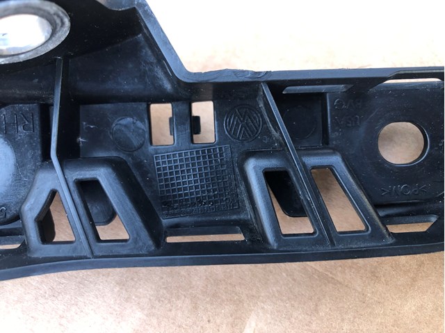  VAG 561807184