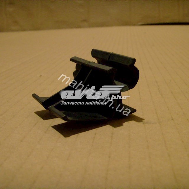 T112804313 Chery Крепление бампера заднего