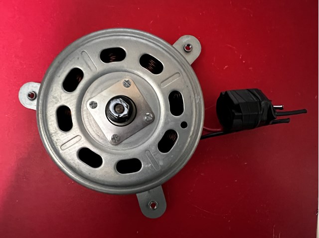 Диффузор радиатора охлаждения в сборе с крыльчаткой Mazda PAF315025B