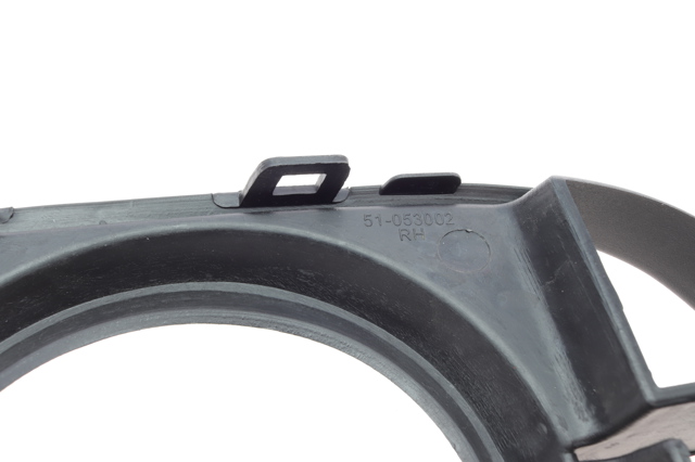 Решетка переднего бампера, правая Autotechteile 7035156 цена, от 20.86 USD