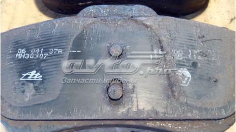 410600379R Renault (RVI) колодки передние