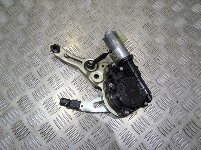 0390204124 Mercedes 