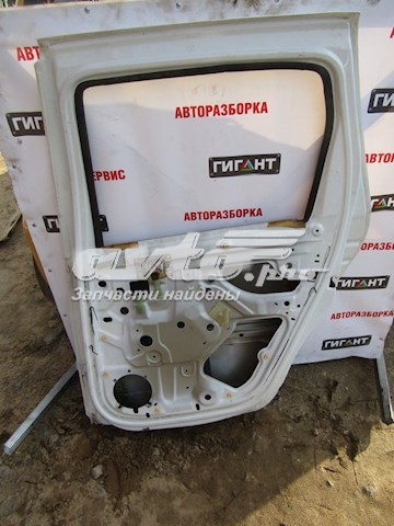 Двері задні, праві 821007807R RENAULT